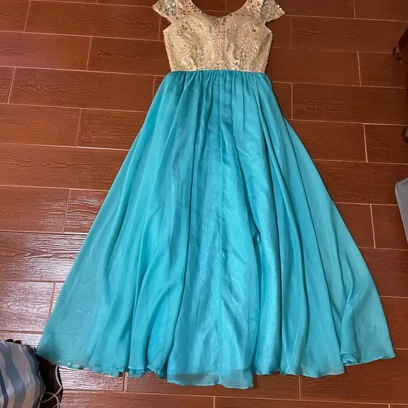 Party Time Special Occasion Green Prom Dress Gold Sequins Beads Jewels size 6 - Picture 5 of 17